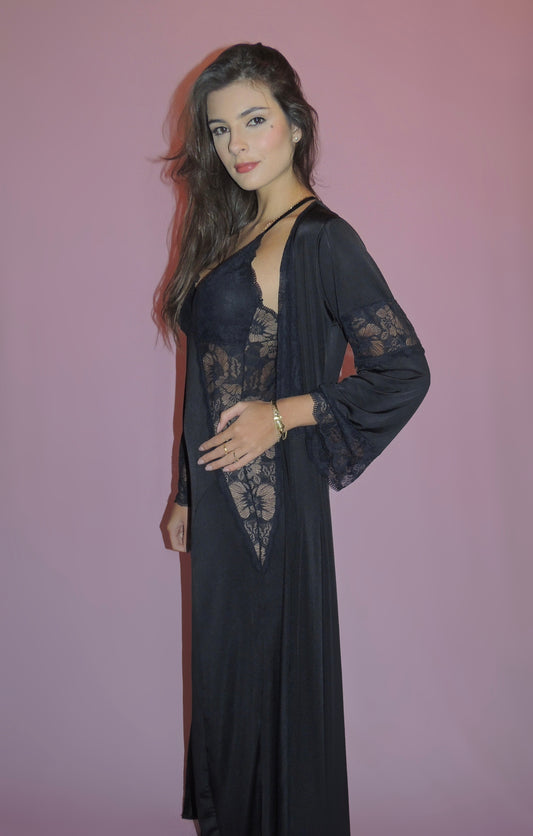 CAMISOLA LONGA PRETA COM RENDA