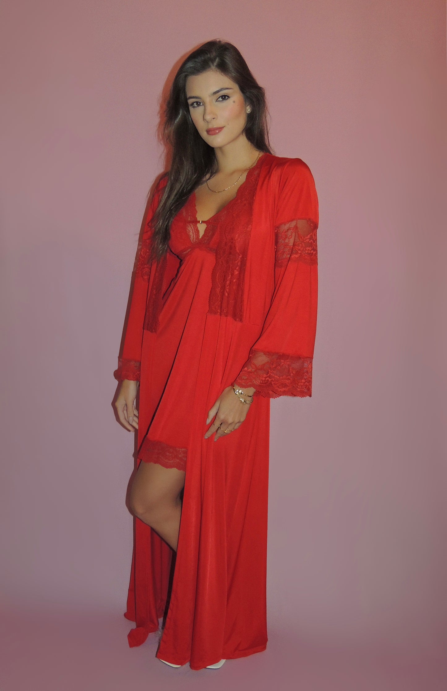 ROBE LONGO VERMELHO COM RENDA