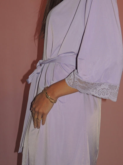CONJUNTO CAMISOLA E ROBE LILÁS