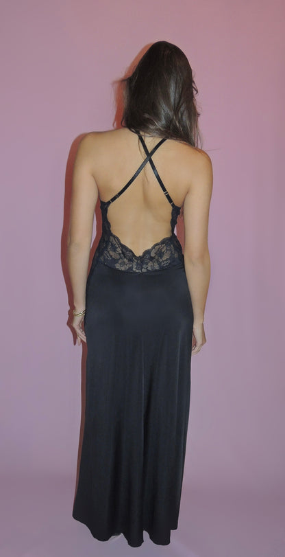 CAMISOLA LONGA PRETA COM RENDA